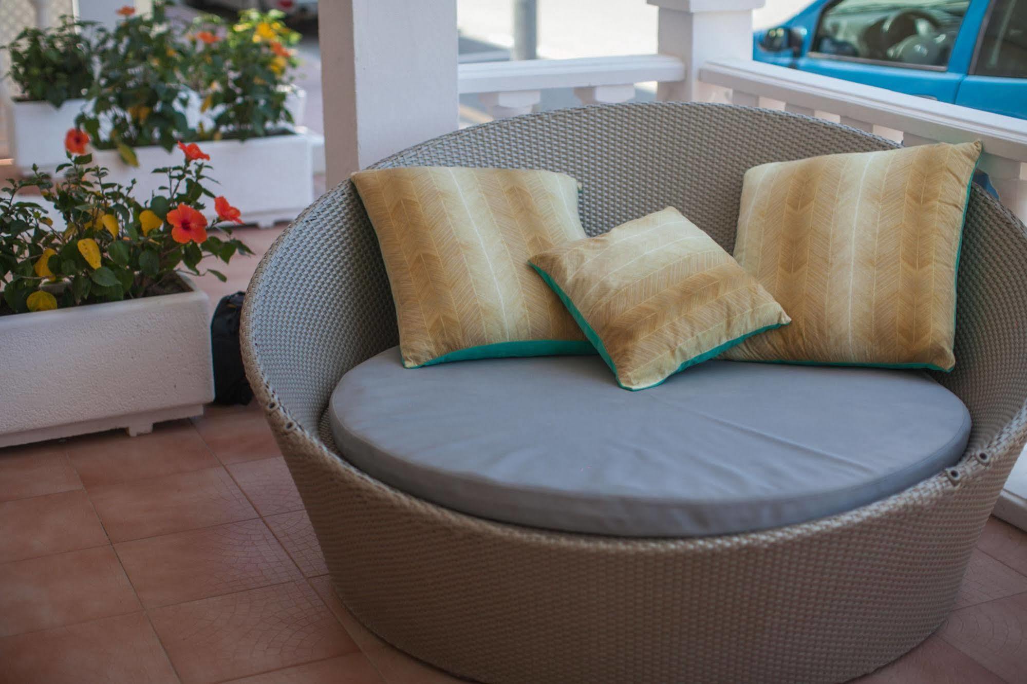 Hostal Los Pinos Es Canar  Bagian luar foto