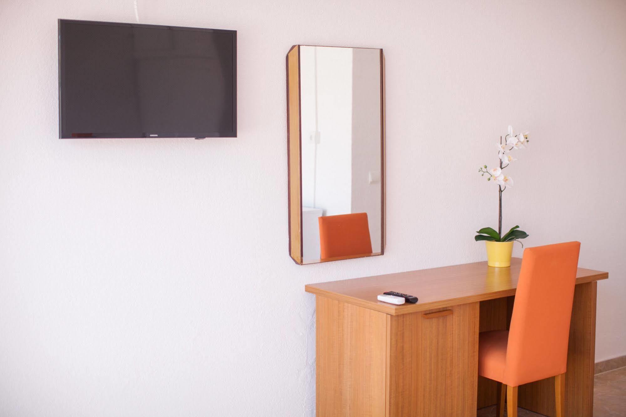 Hostal Los Pinos Es Canar  Bagian luar foto
