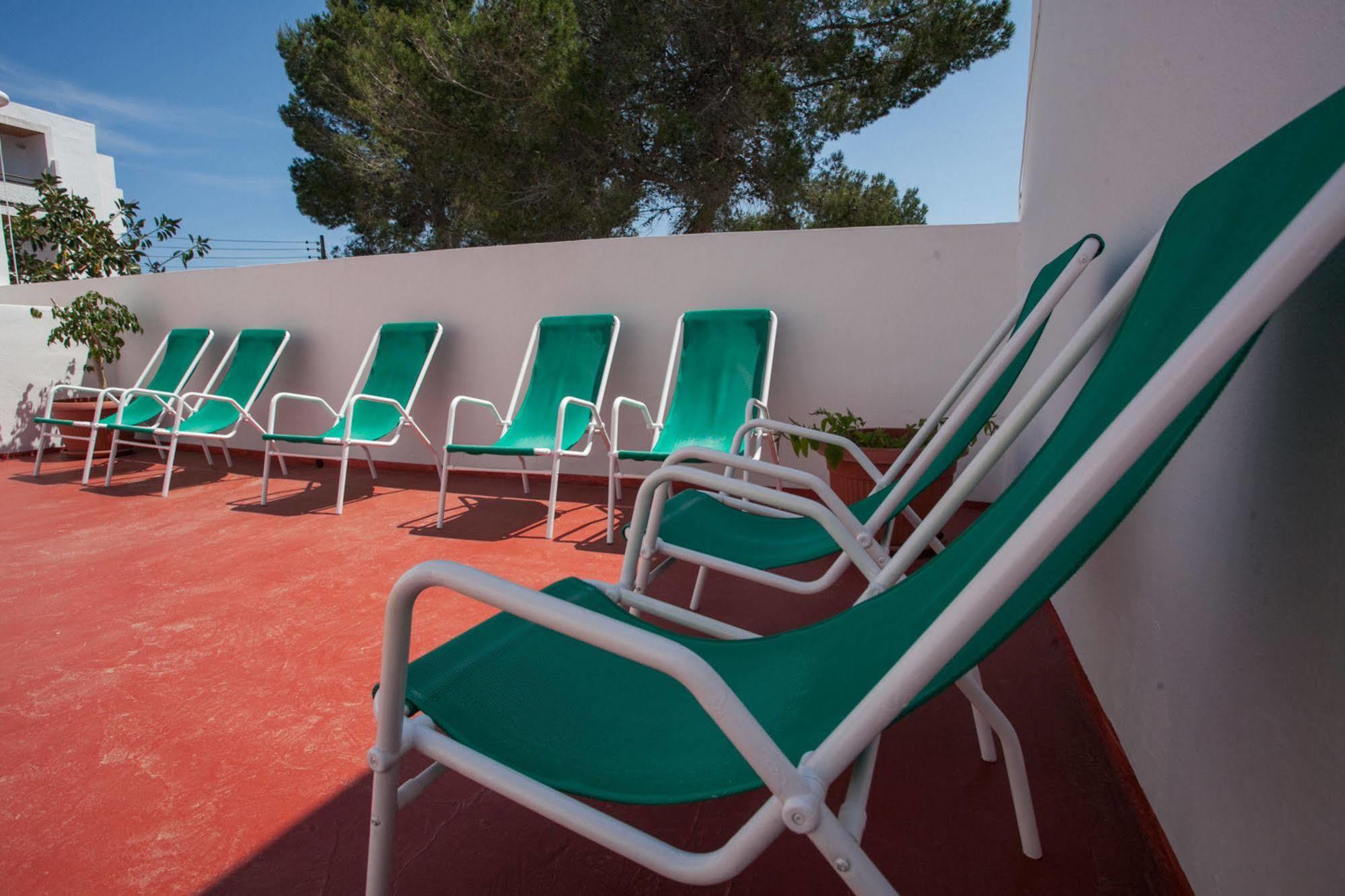Hostal Los Pinos Es Canar  Bagian luar foto
