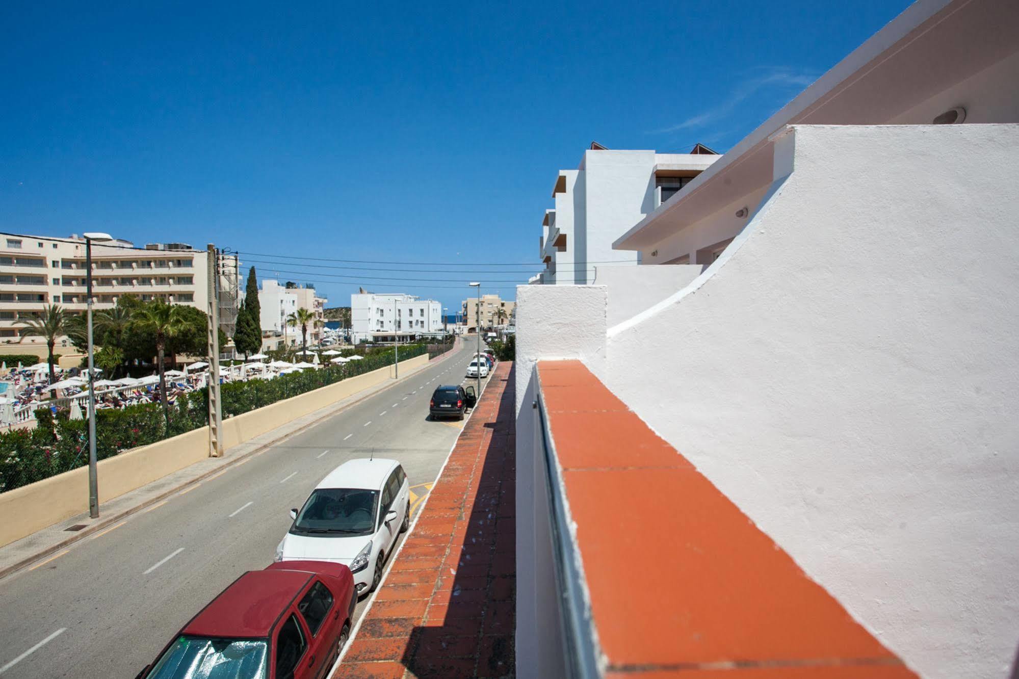 Hostal Los Pinos Es Canar  Bagian luar foto